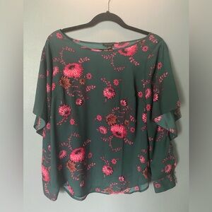 Feminine floral top
